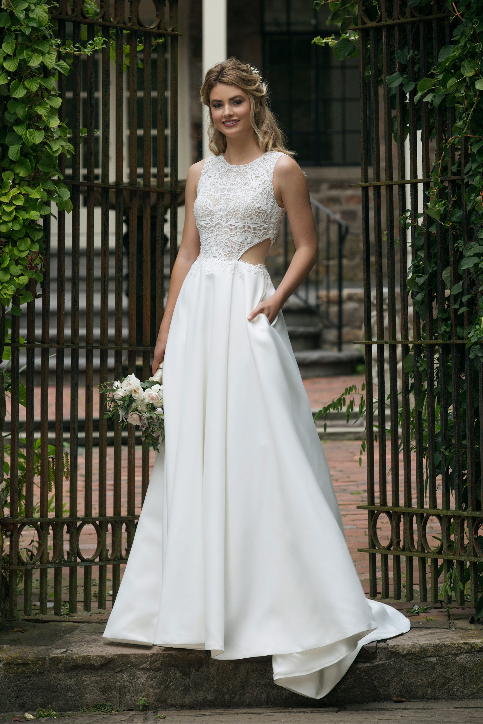 Style 44044. Credits: Justin Alexander Sincerity.