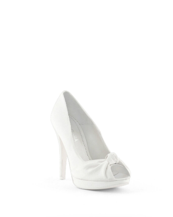 Escolhemos os nossos sapatos de noiva preferidos preferidas da colecção Rosa Clará 2013.
<a href="http://zankyou.9nl.de/k3g6">Descubra a nova colecção 2015 de Rosa Clará</a>