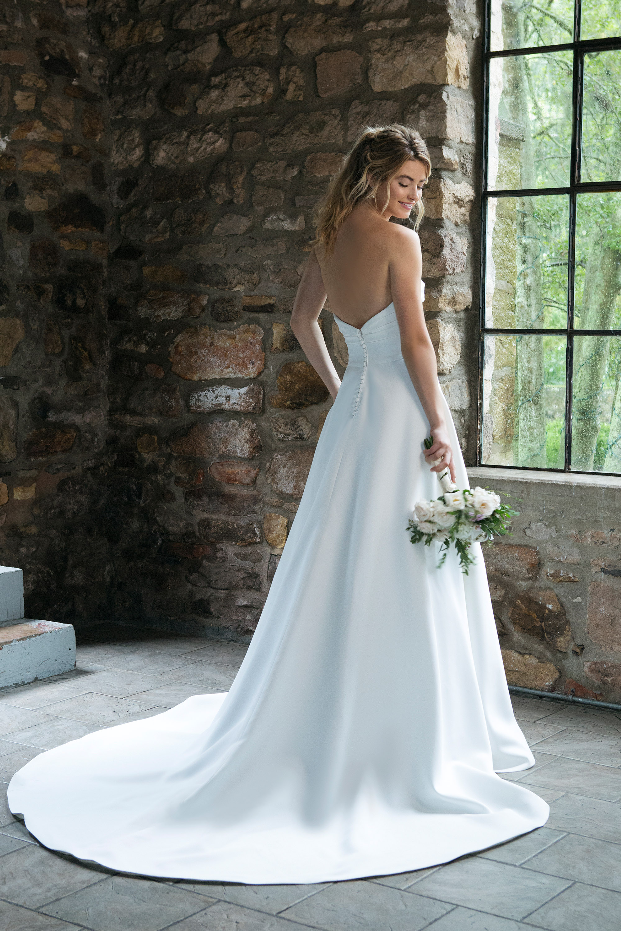 Style 44041. Credits: Justin Alexander Sincerity.