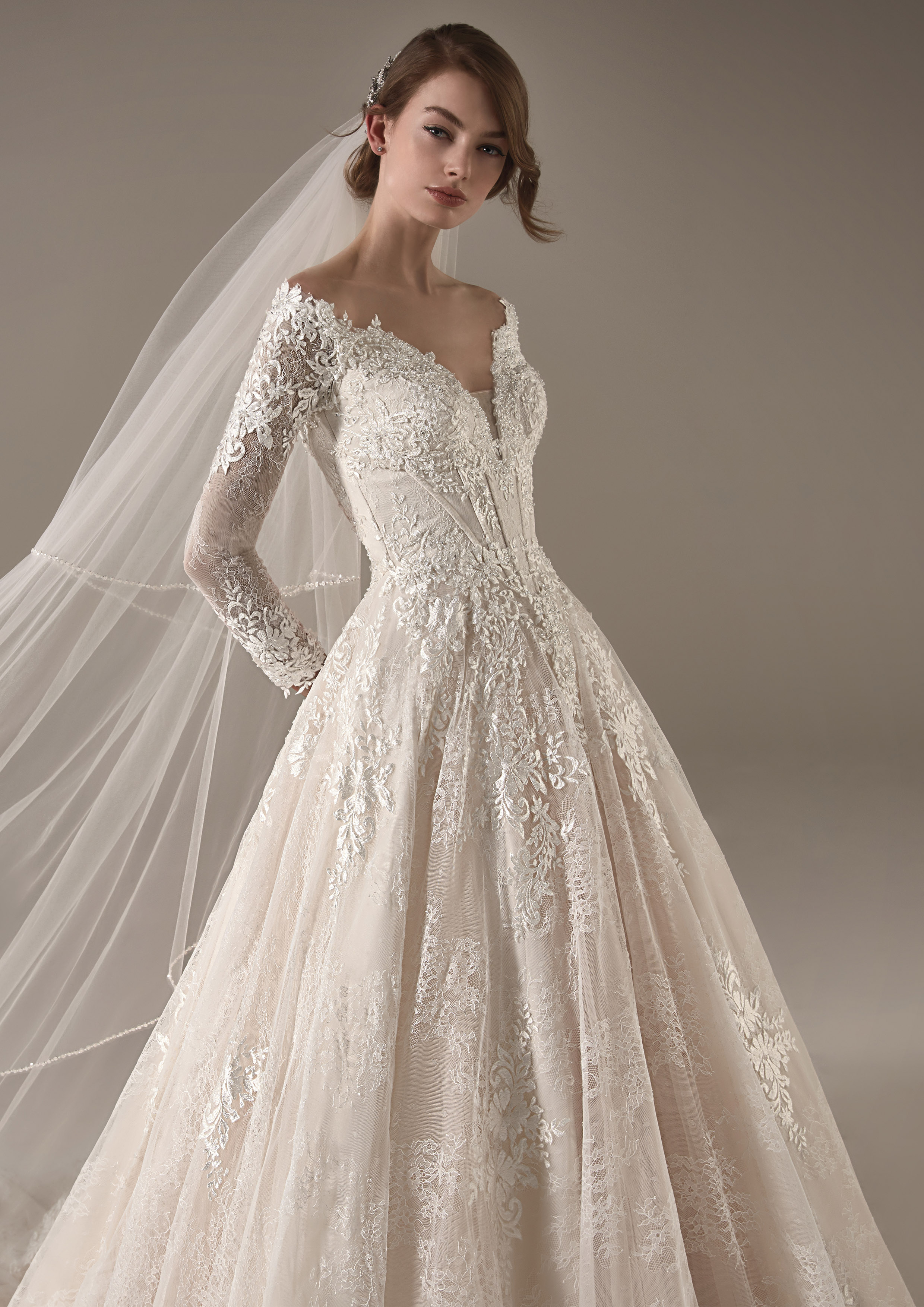 Hillary, Pronovias Privee 2020