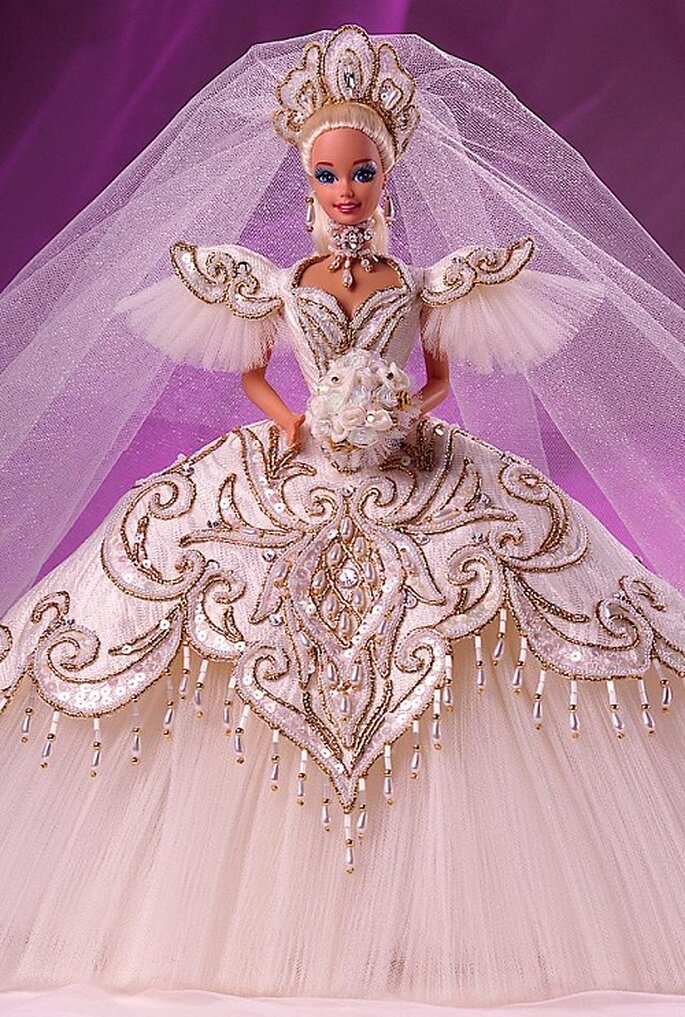 Bob Mackie empress bride. Foto: www.barbiecollector.com