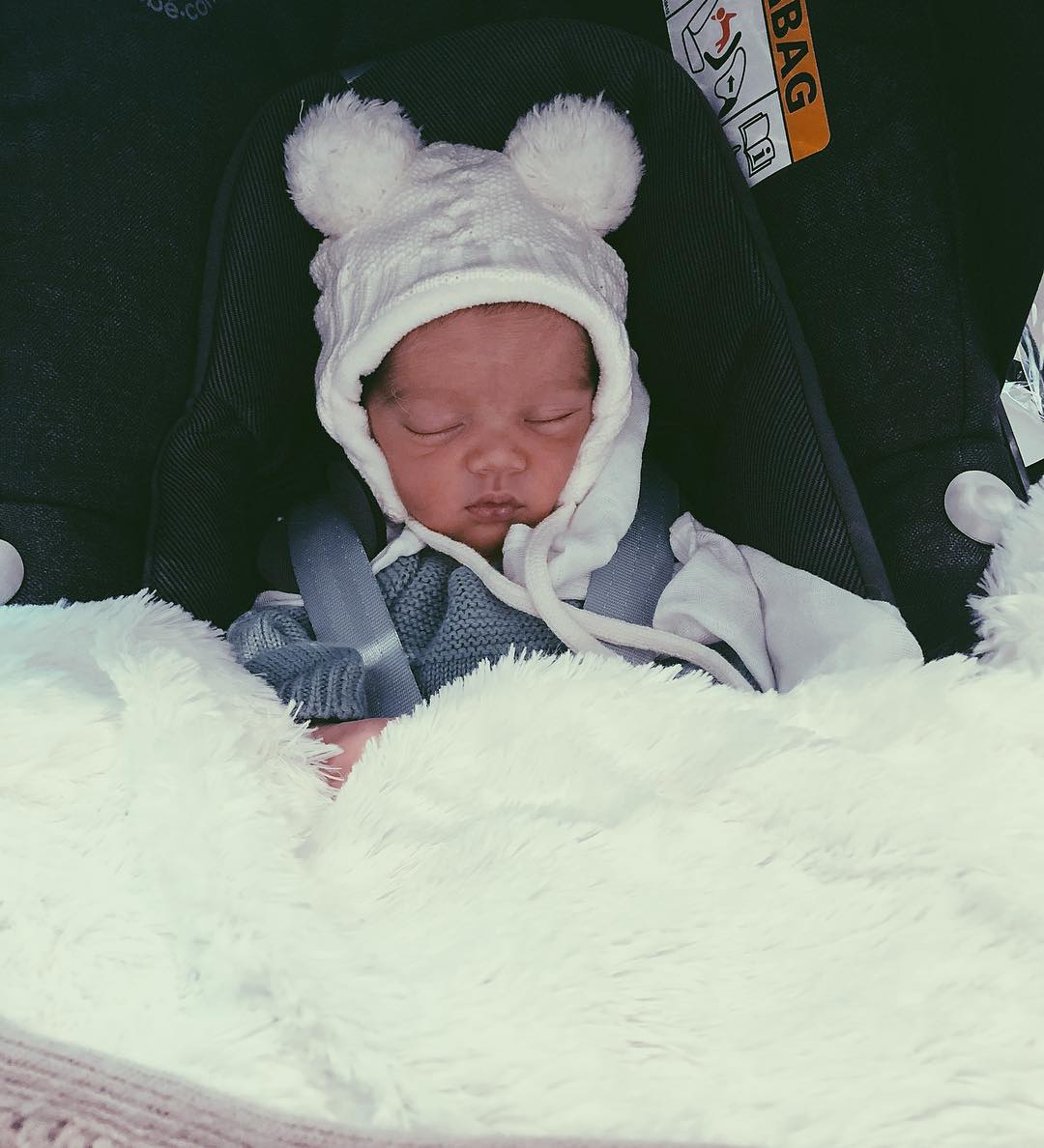 Gui, como é carinhosamente chamado, nasceu com alguns problemas respiratórios, mas oito dias depois foi para casa. | Foto via Instagram @carolinadeslandes