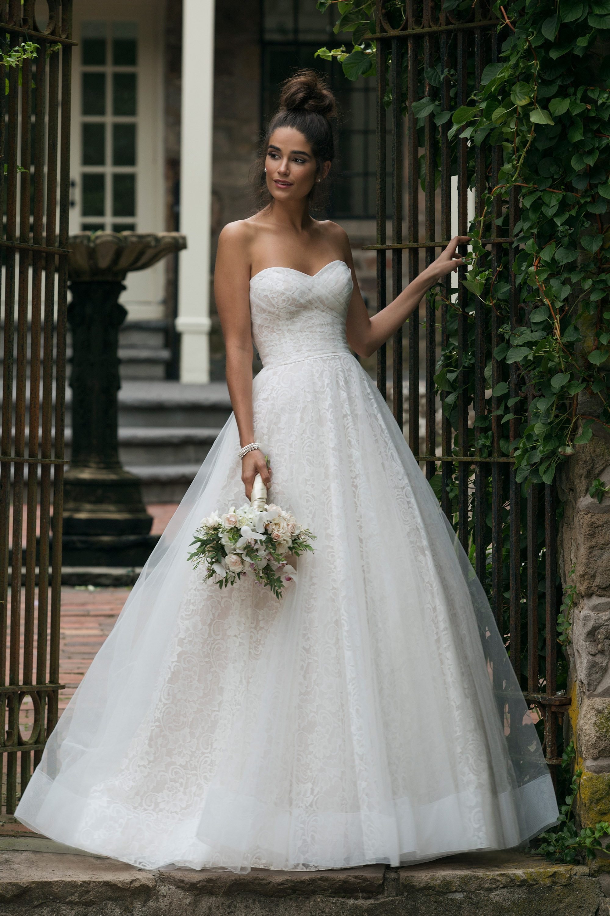 Style 44055. Credits: Justin Alexander Sincerity.