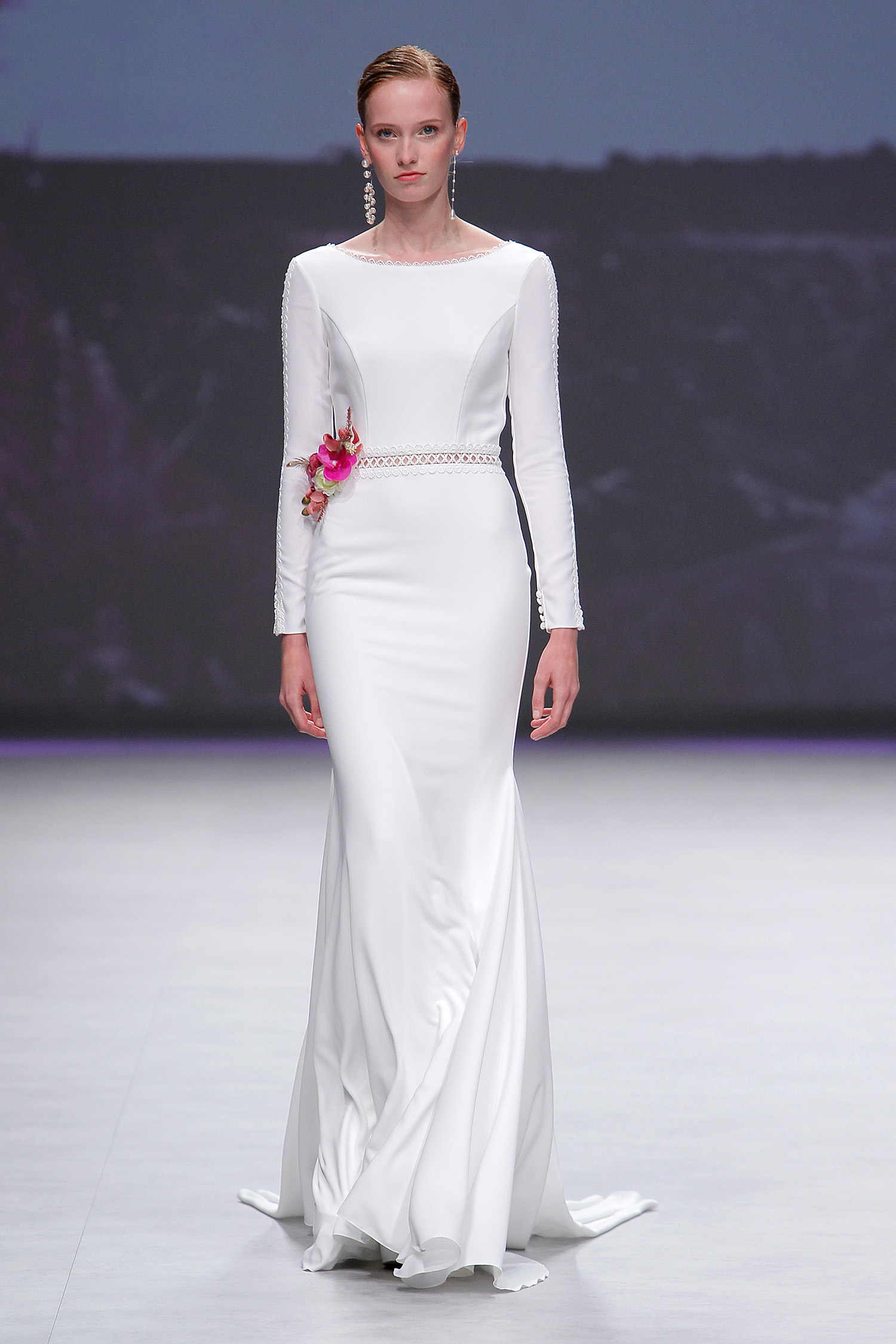 Aire Barcelona. Credits: Valmont Barcelona Bridal Fashion Week