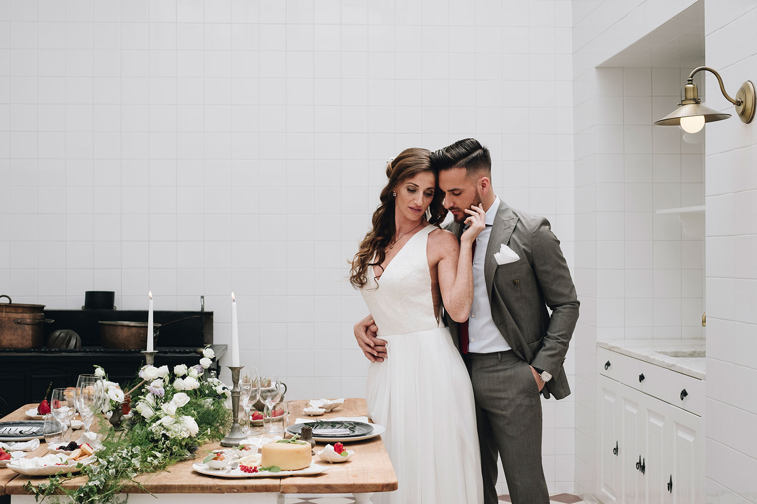 Fotografia: Nelson Marques + Andreia Torres Photography |Styling: GUIDA Design de Eventos ® | Vestido de noiva & Alta costura: Atelier Gio Rodrigues | Fato de noivo: Alfaiataria Lusa | Maquilhagem e cabelo: Espelho Meu