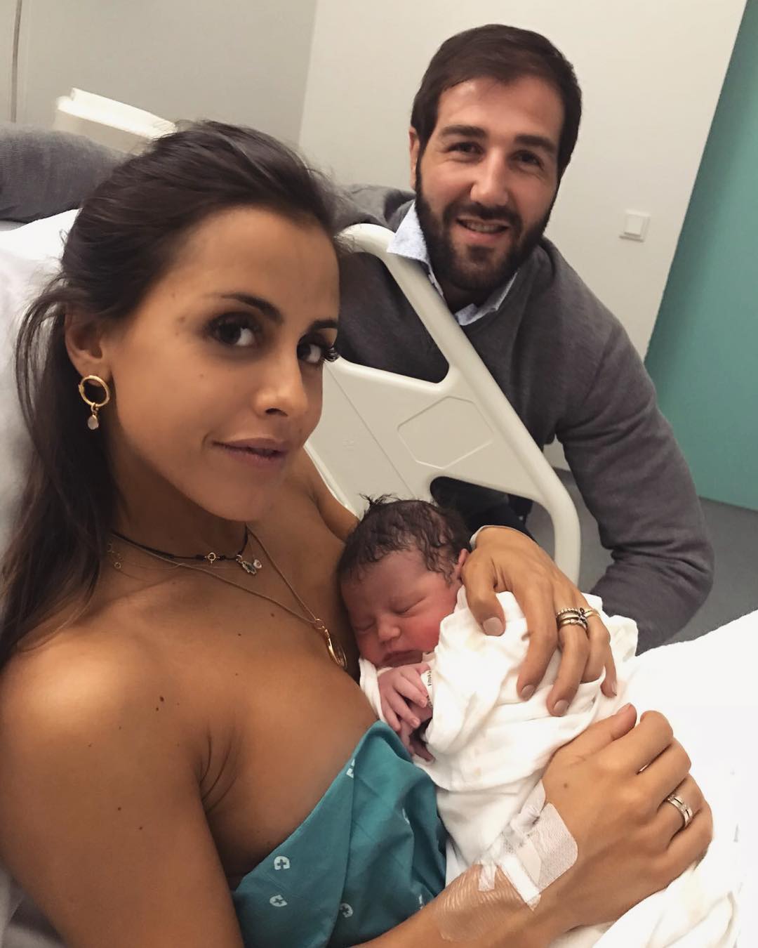 Carolina Patrocínio e Gonçalo Uva foram pais pela terceira vez em março de 2018.  | Foto via Instagram @carolinapatrocinio