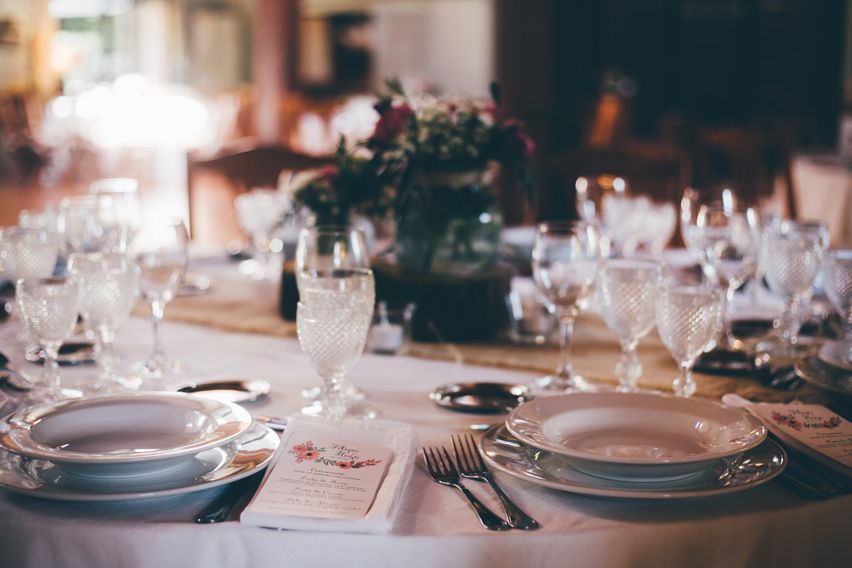 Espaço especiais para celebrar o seu casamento: <a href="https://www.zankyou.pt/f/quinta-da-eira-404867/card/visit-web"> Quinta da Eira</a> - Porto: Bustelo