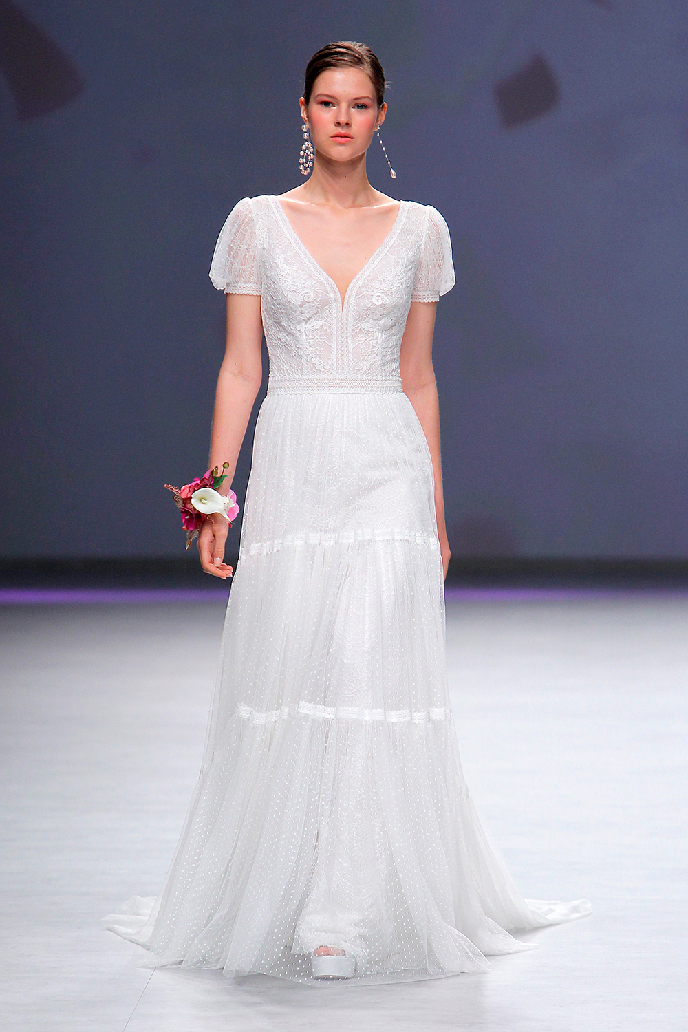 Aire Barcelona. Credits: Valmont Barcelona Bridal Fashion Week