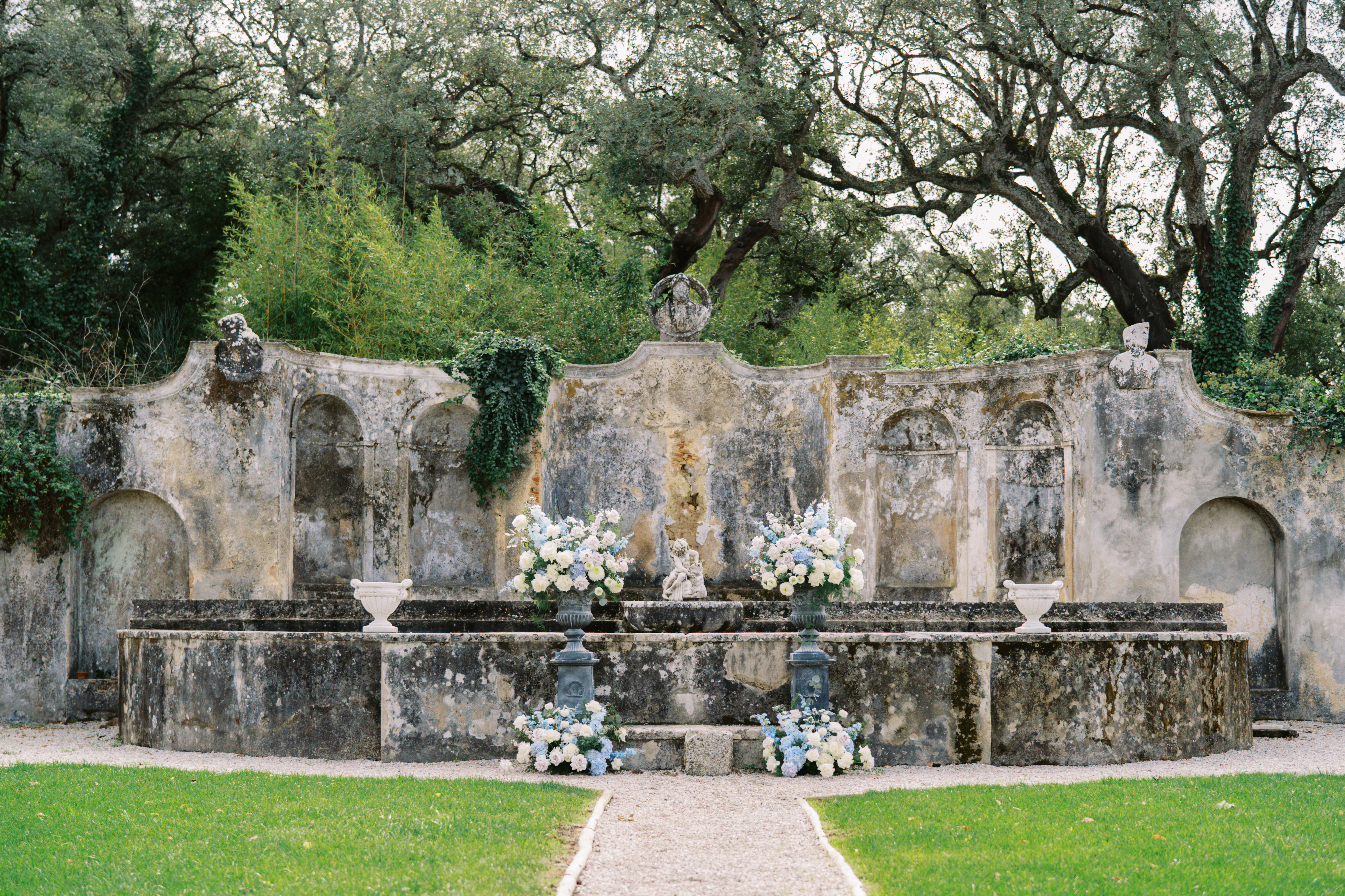 Concept: My Day by Louise. Photography: Feather and Fawn Photography. Wedding Venue: Quinta da Conceição