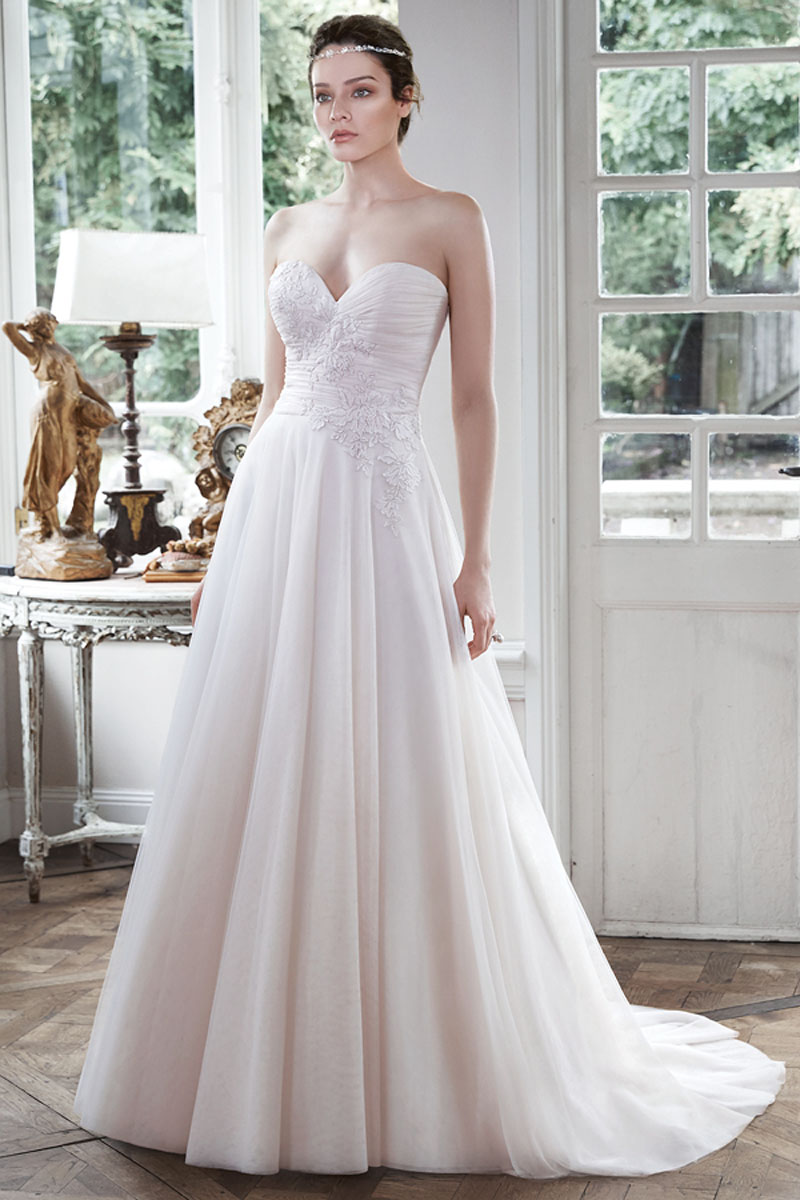 <a href="http://www.maggiesottero.com/dress.aspx?style=5MT699" target="_blank">Maggie Sottero</a>