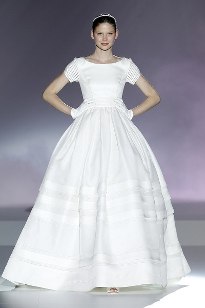 Foto: Ugo Camera / BARCELONA BRIDAL WEEK
<a href="http://zankyou.9nl.de/k3g6">Descubra a nova colecção 2015 de Rosa Clará</a>