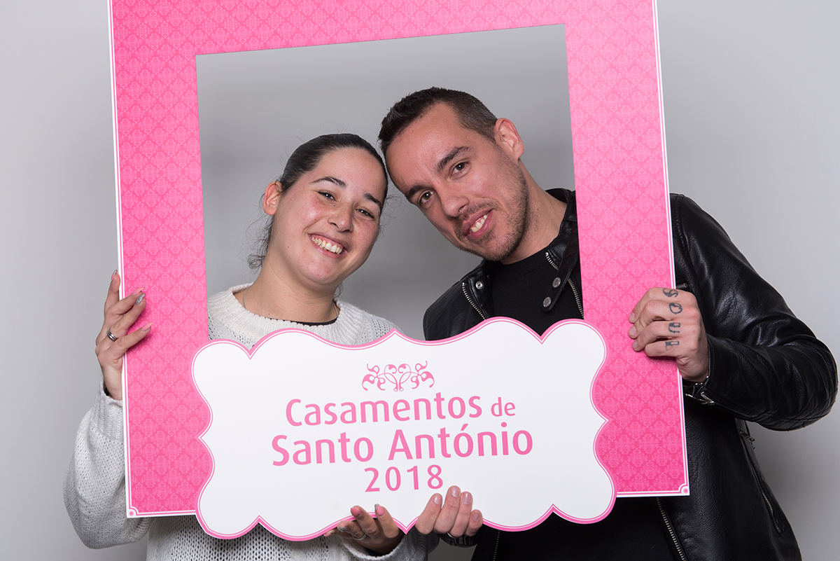 <p><b>Marisa de Sá & Miguel Ventura</b><p>Marvila<p>A Marisa tem 32 anos e o Miguel tem 34 anos. São ambos Gestores de Condomínio. Vão ter um casamento católico.<p>Enquanto casal, consideram-se "cúmplices".