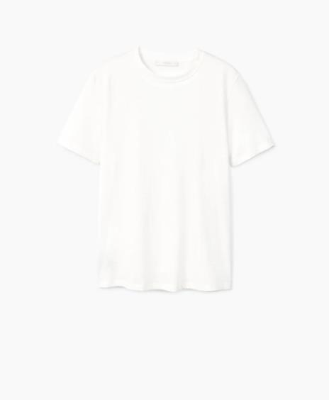 T-shirt branca da Mango (19,99 euros)