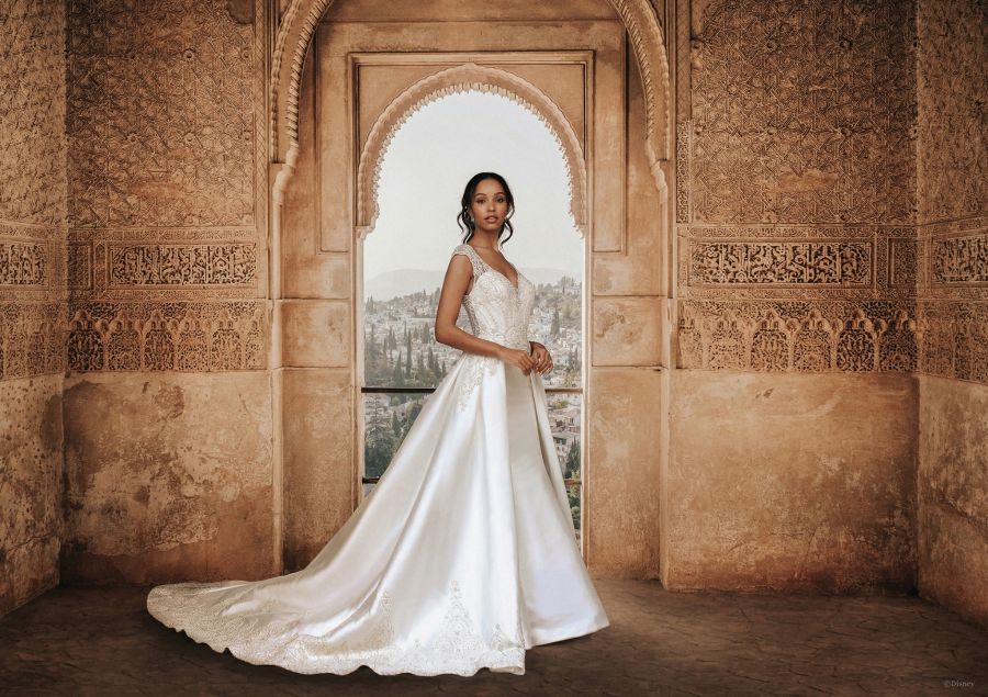 Jasmine by Allure Bridals Style: DP254 (apenas disponível nas lojas Kleinfeld) | Créditos: Disney