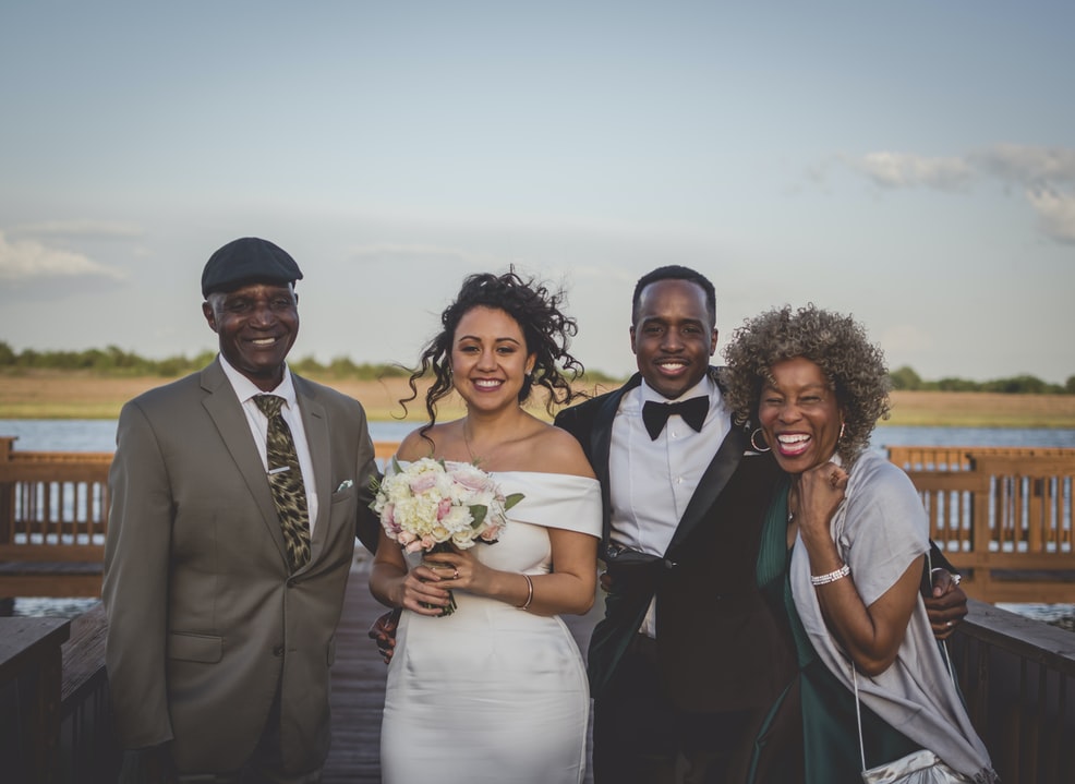 Padrinhos de casamento com os noivos