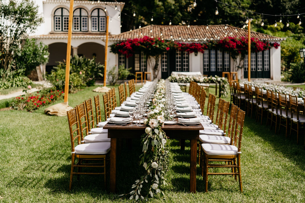 Mesa do banquete decorada por Fashion Moments