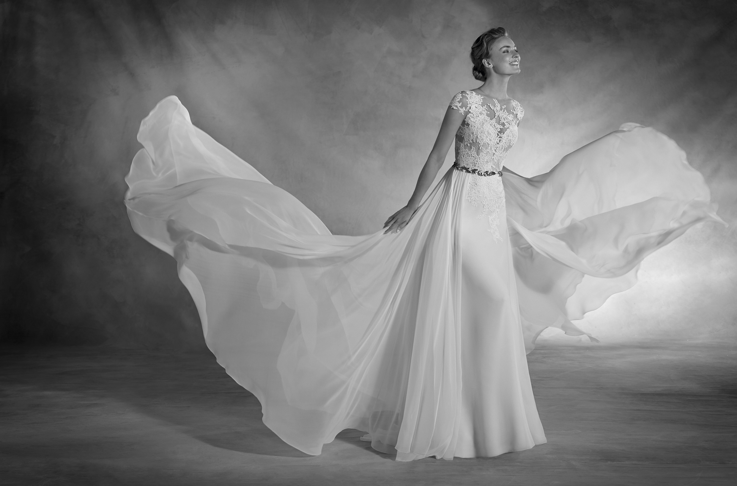 Pronovias. Modelo NUBIO.