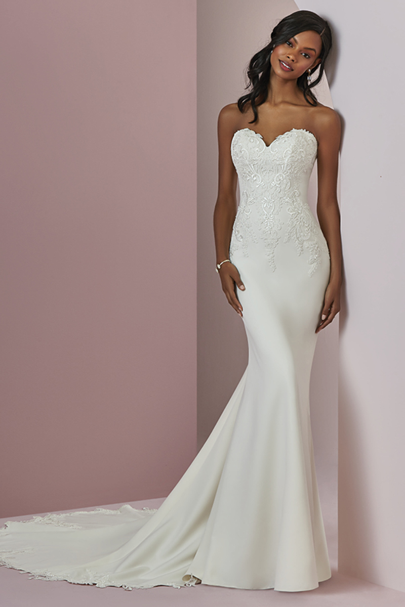 <a href="https://www.maggiesottero.com/rebecca-ingram/billie/11579" target="_blank">Rebecca Ingram</a>