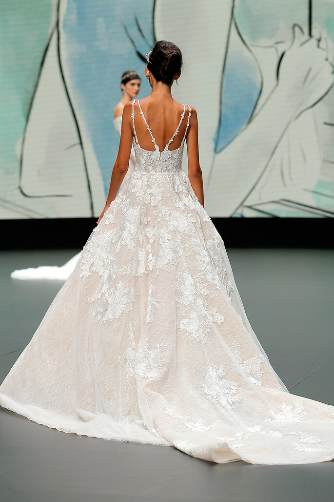 House of St. Patrick 2021 | Créditos: Valmont Barcelona Bridal Fashion Week 2020