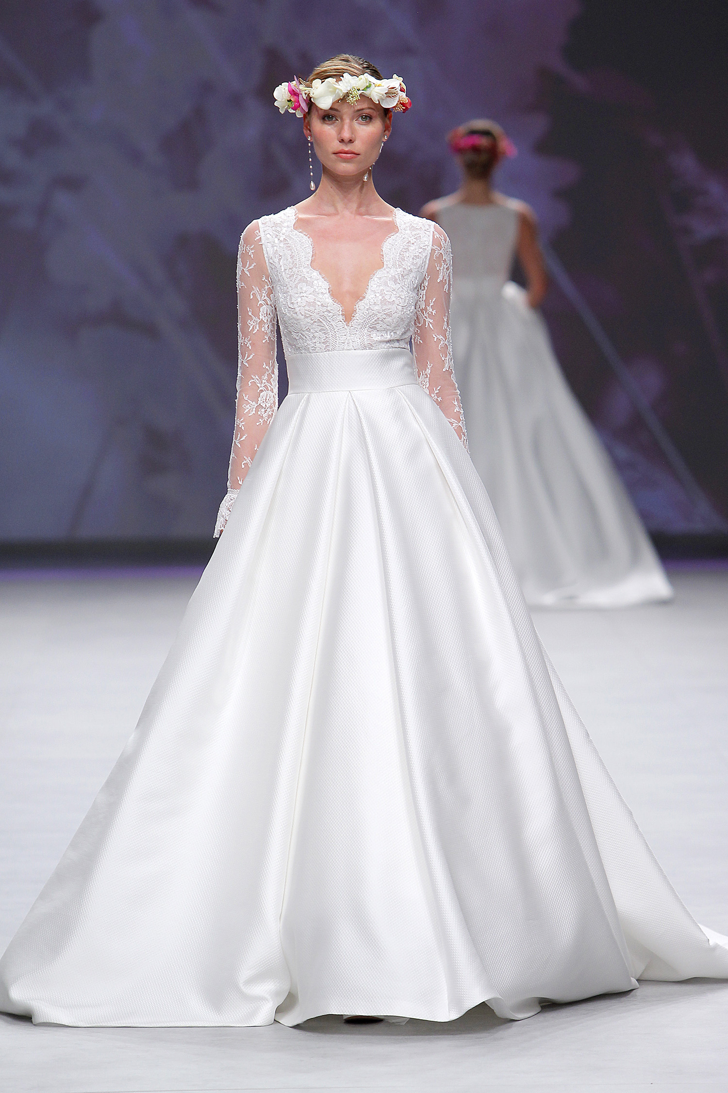 Aire Barcelona. Credits: Valmont Barcelona Bridal Fashion Week