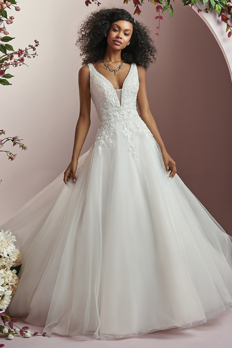 <a href="https://www.maggiesottero.com/rebecca-ingram/wynona/11603" target="_blank">Rebecca Ingram</a>