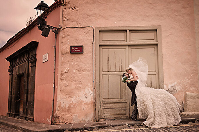 Fotos de bodas originales y espontáneas con El Marco Rojo