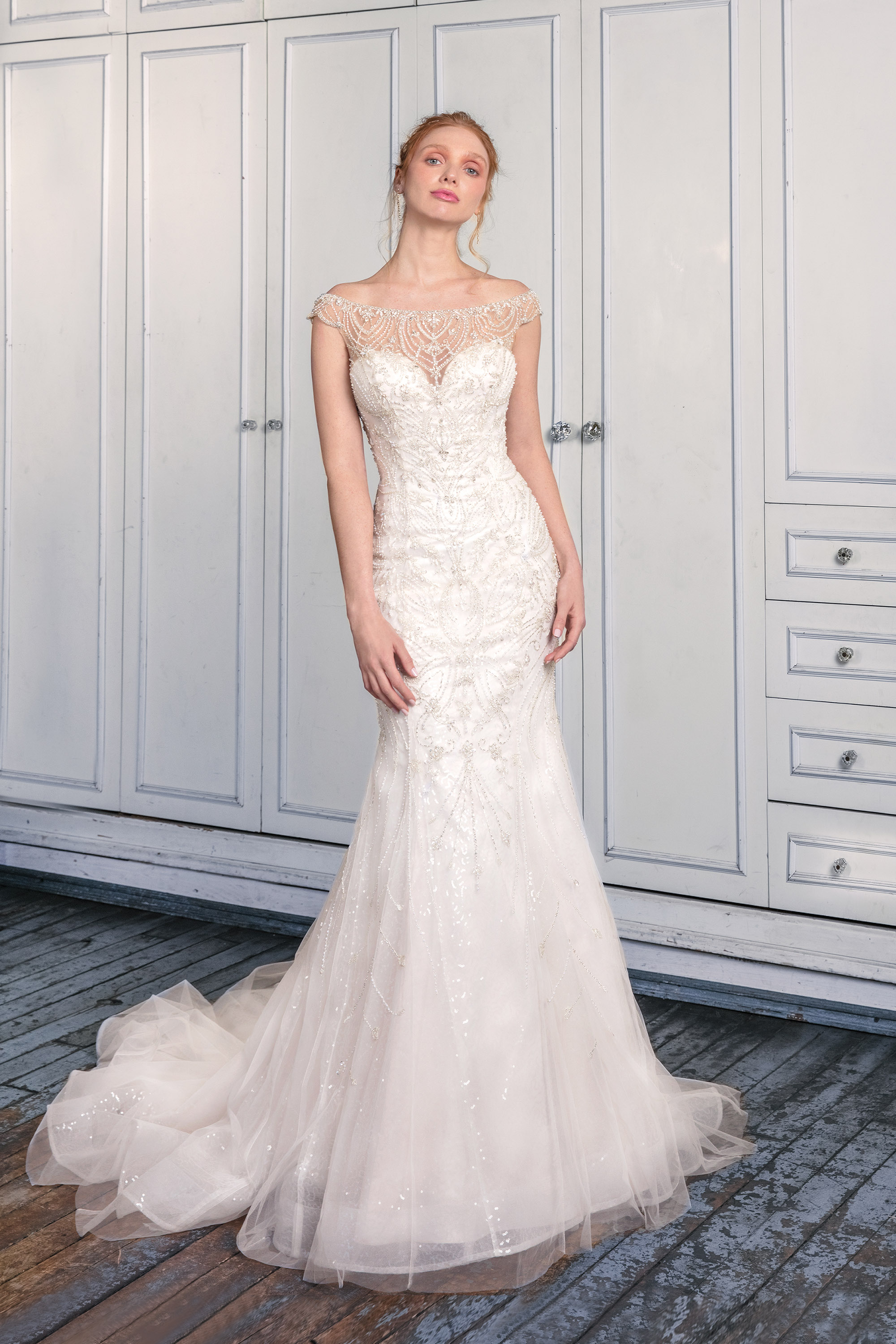 Style 99016. Credits: Justin Alexander Signature.