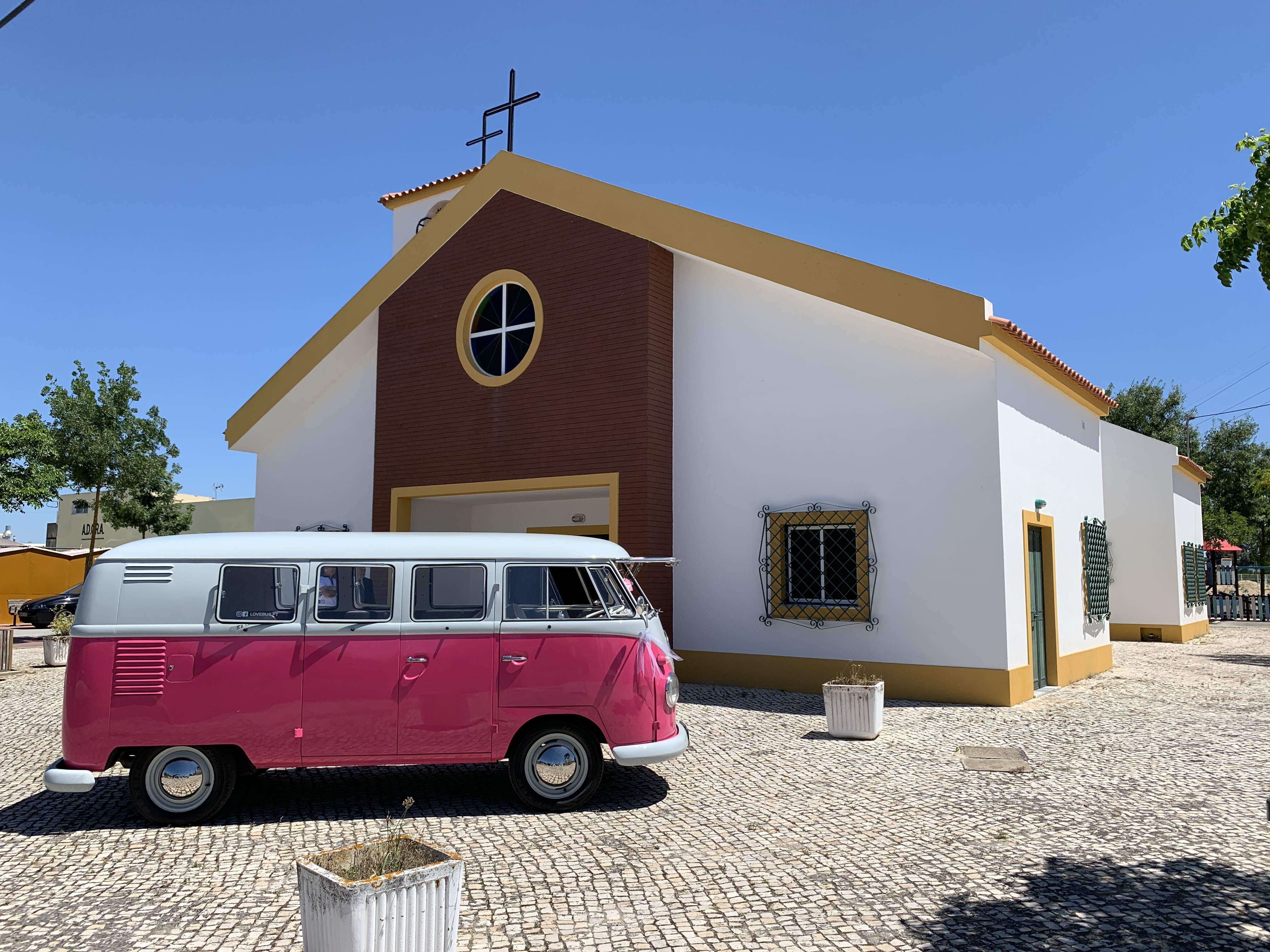 LoveBus - Aluguer de carrinhas Pão de Forma e Carochas