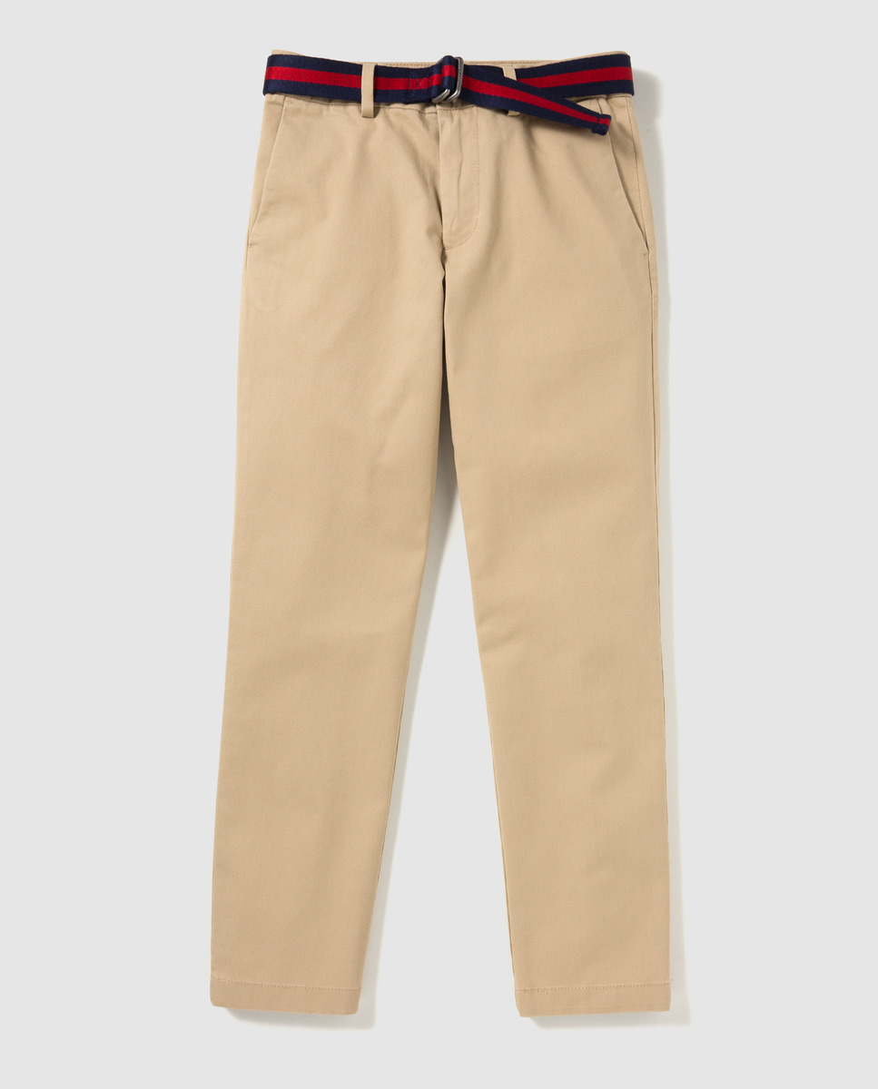 Calças de rapaz beges. Créditos: Polo Ralph Lauren