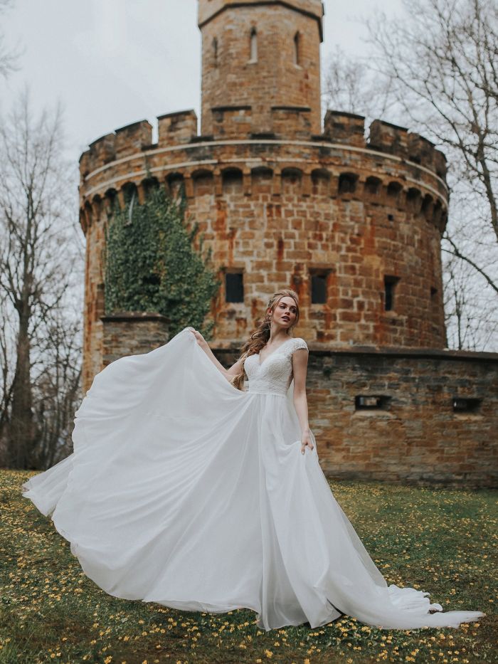 Rapunzel by Allure Bridals | Style: D266 | Créditos: Disney