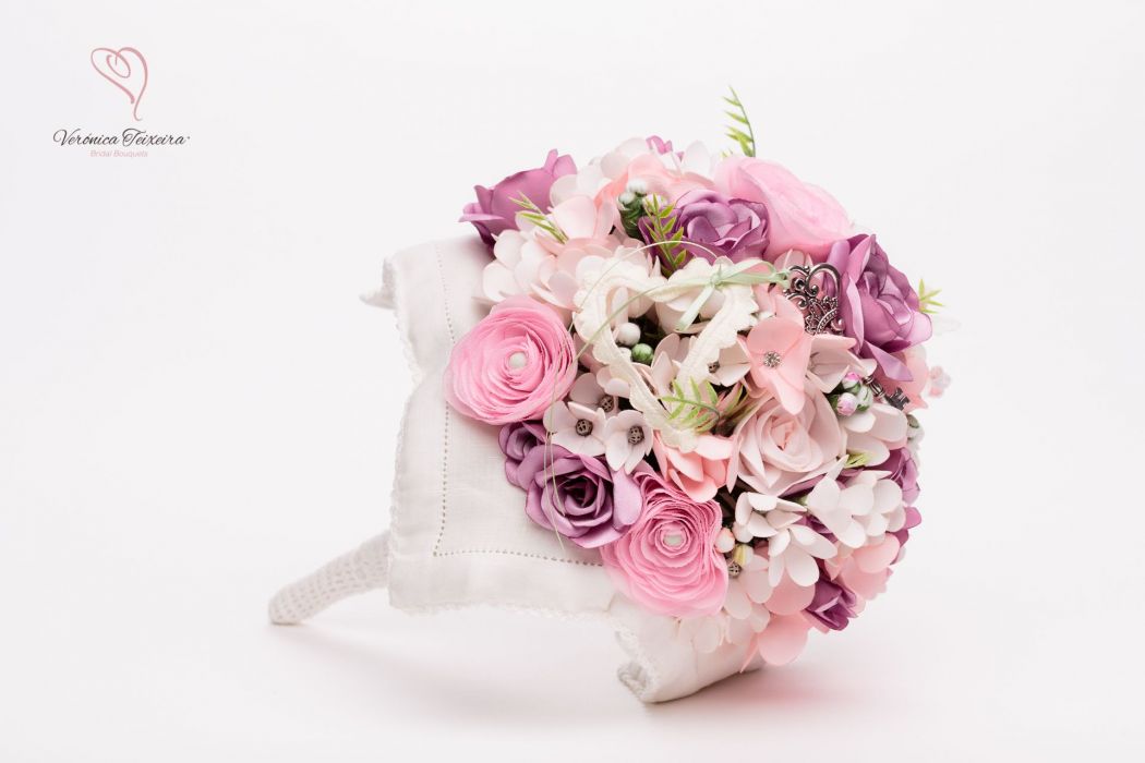 <a href="https://www.zankyou.pt/f/veronica-teixeira-bridal-bouquets-387861" target="_blank">Verónica Teixeira - Bridal Bouquets</a>