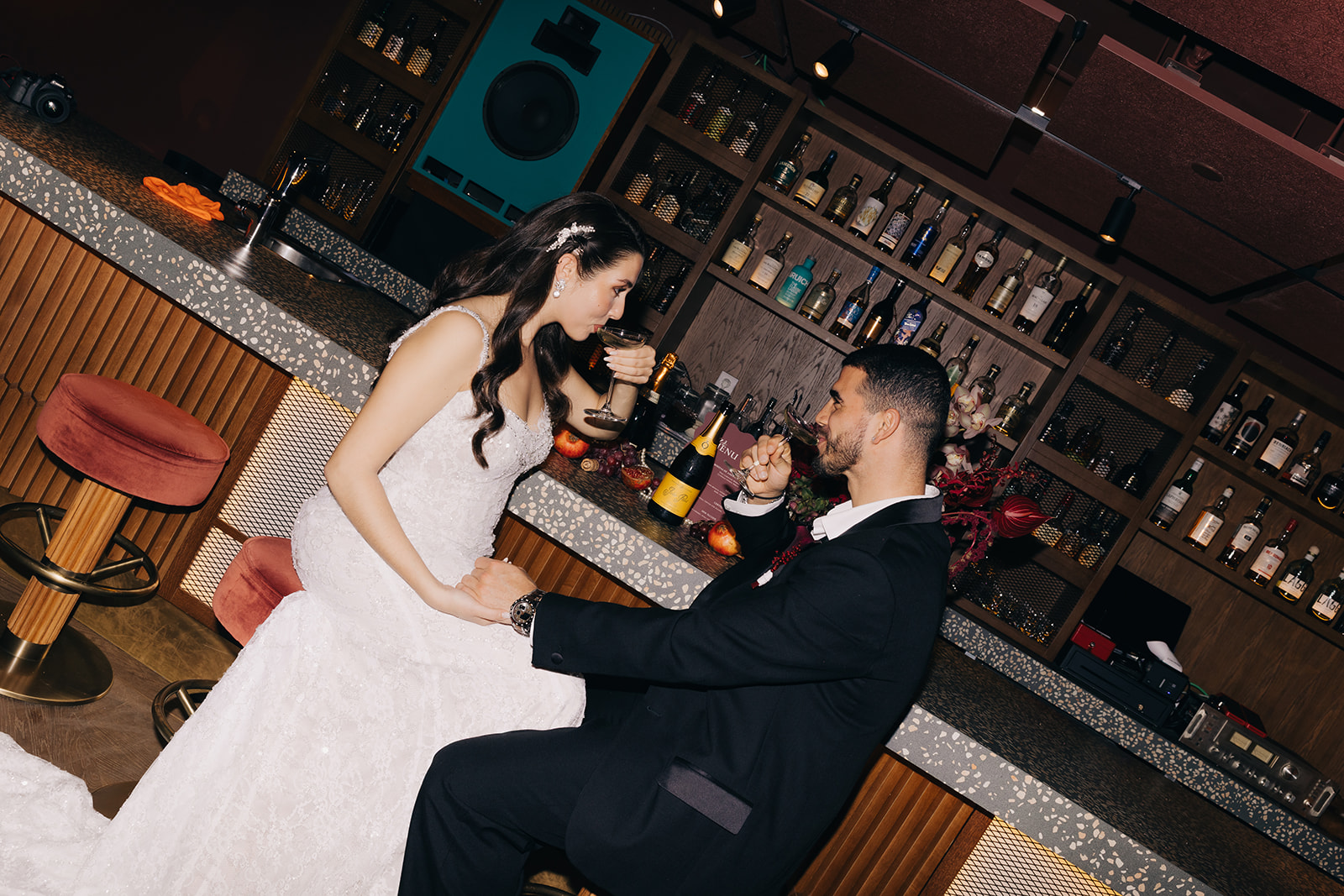 Manifesto Carmim: glamour italiano em alta voltagem