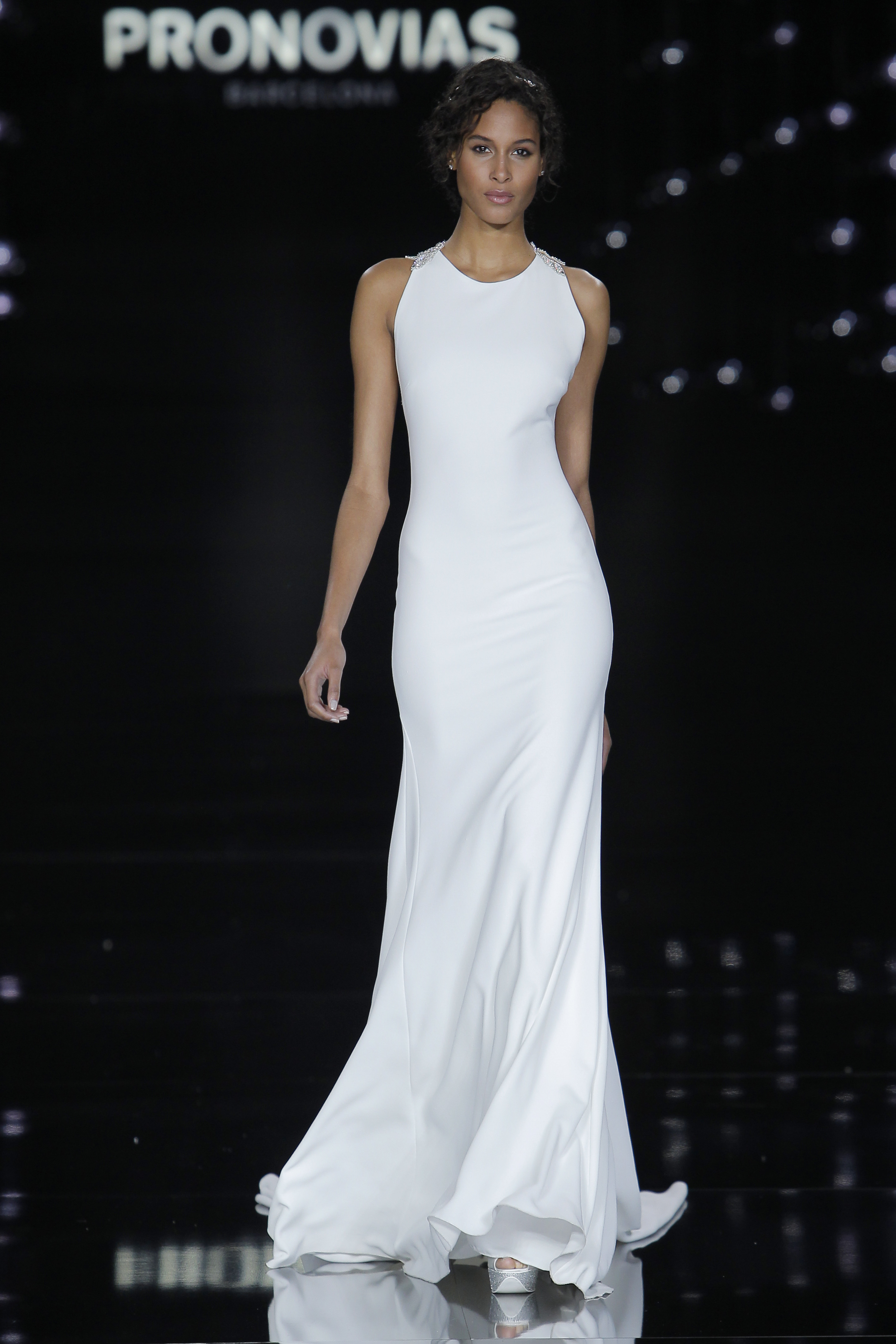 Credits: Barcelona Bridal Fashion Week
<a href="http://zankyou.9nl.de/n3ig" target="_blank"> Faça a sua marcação para experimentar este vestido! </a>