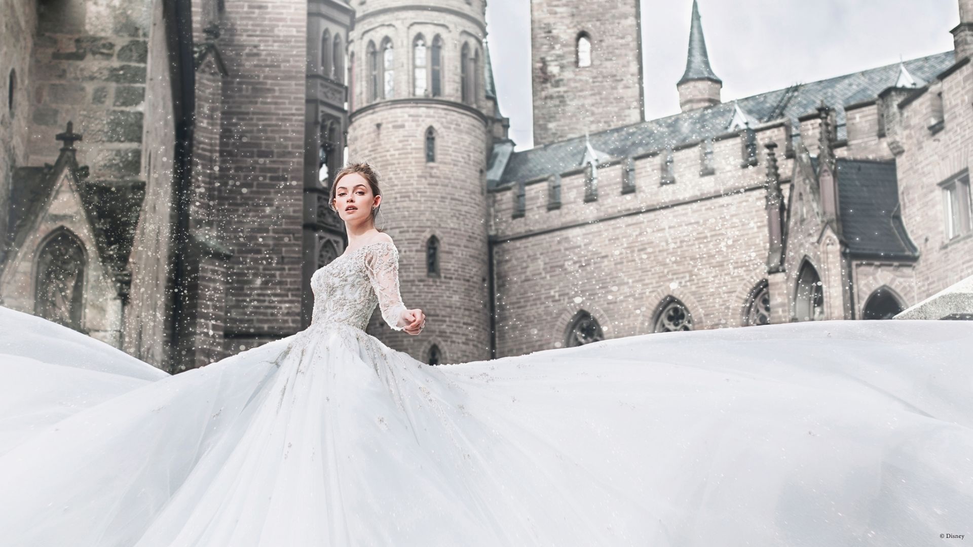 Cinderella by Allure Bridals | Style: DP253 (só disponível nas lojas Kleinfeld) | Créditos: Disney