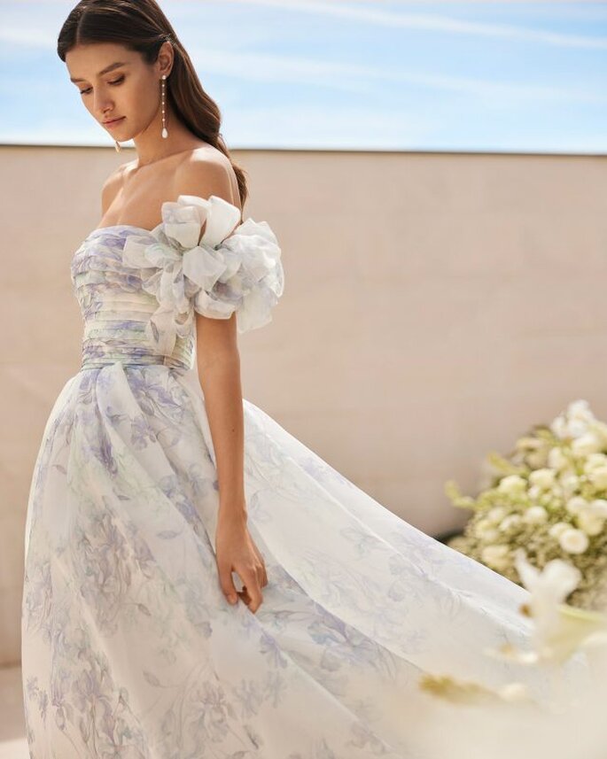 Noiva com vestido coleção Rosa Clará Couture 2023