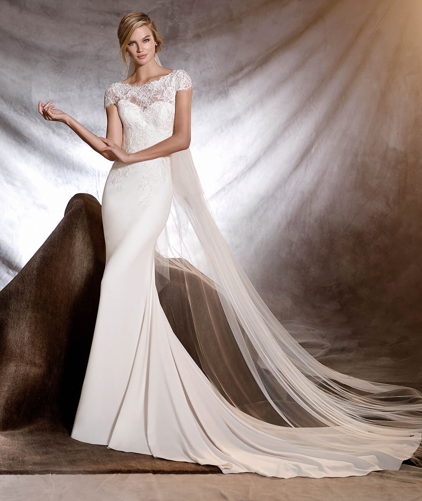 Foto: Pronovias
<a href="http://zankyou.9nl.de/n3ig" target="_blank"> Faça a sua marcação para experimentar o seu vestido favorito! </a>