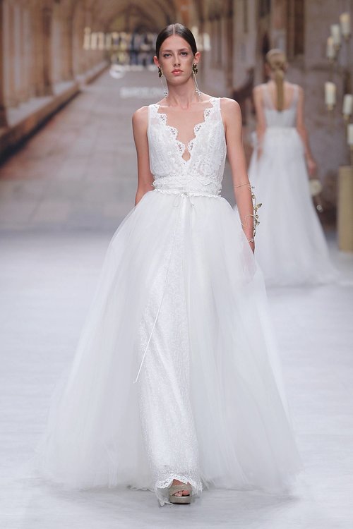 Inmaculada Garcia. Credits: Valmont Barcelona Bridal Fashion Week