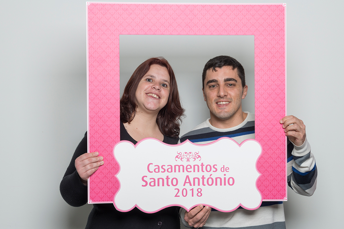 <p><b>Telma Filhó & João Ferromau</b><p>Beato e Olivais<p>A Telma tem 32 anos e é Assistente Operacional; o João tem 29 anos e é Operador de Cozinha. Vão ter um casamento civil. <p>Sobre a relação, dizem que "juntos são mais fortes".