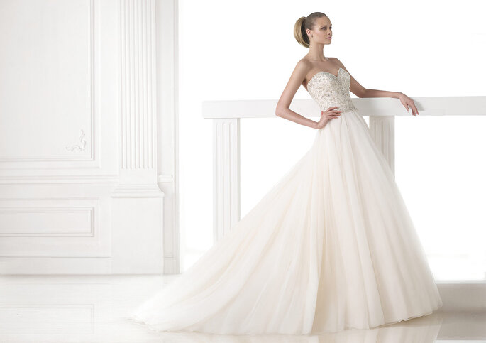 <a href="http://zankyou.9nl.de/nfw4">Peça a sua marcação para provar a nova colecção da Pronovias 2015.</a>