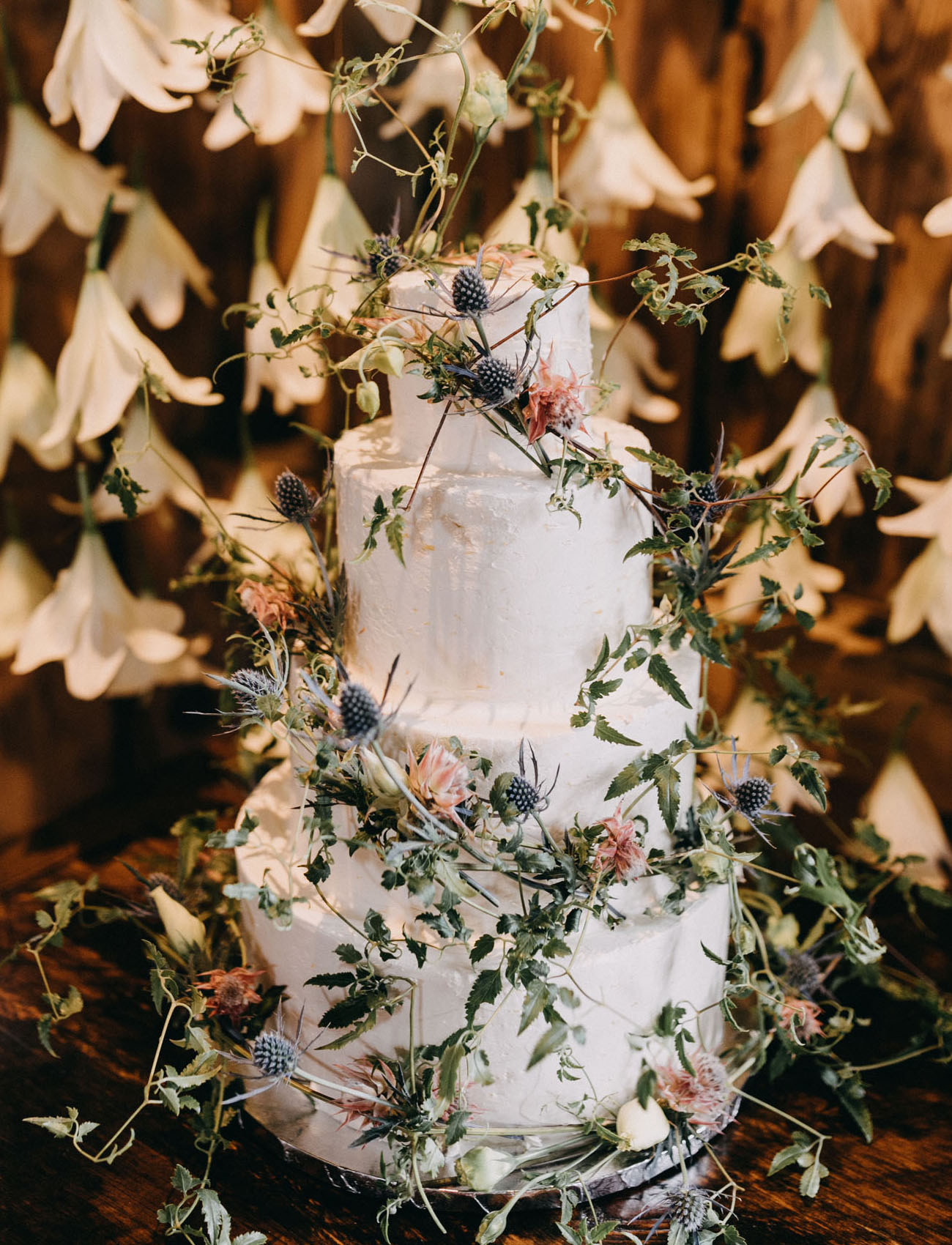 Inspiração para bolos de casamento de 3 andares | Créditos: Emily Delamater Photography