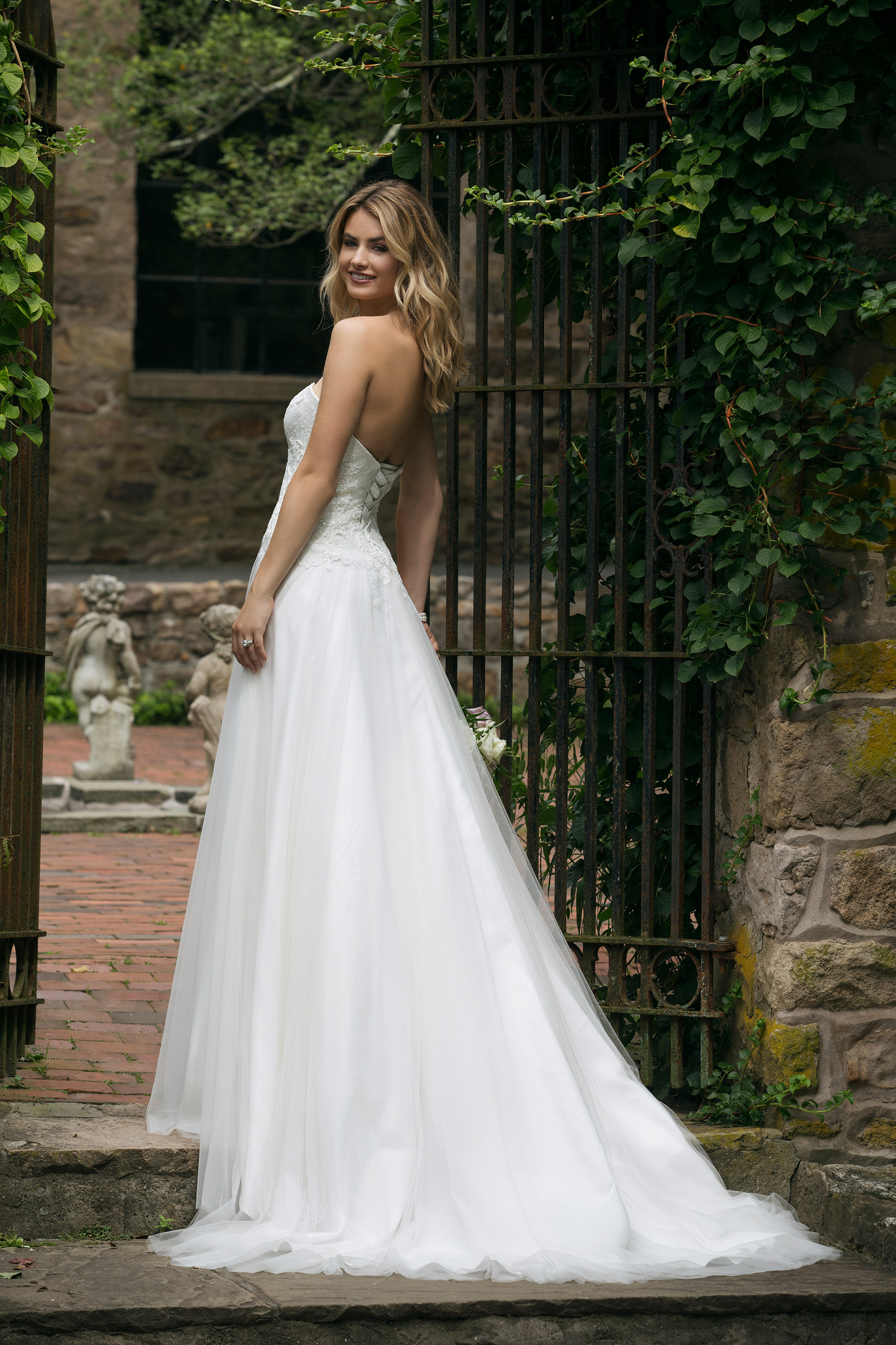 Style 44046. Credits: Justin Alexander Sincerity.