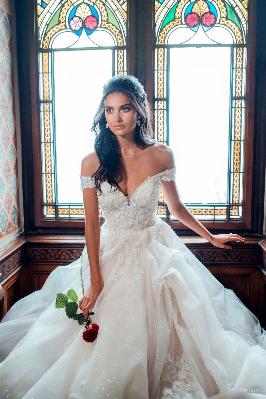 Belle by Allure Bridals | Style: DP252 (só disponível nas lojas Kleinfeld) | Créditos: Disney