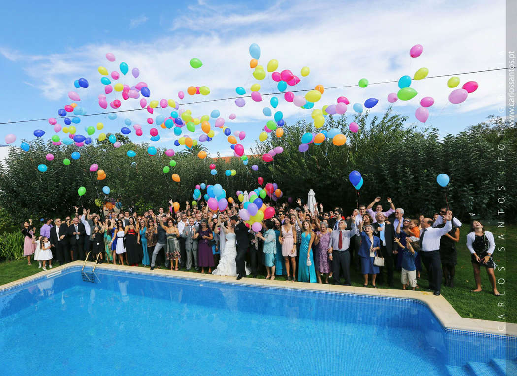 largada de balões numa festa de casamento