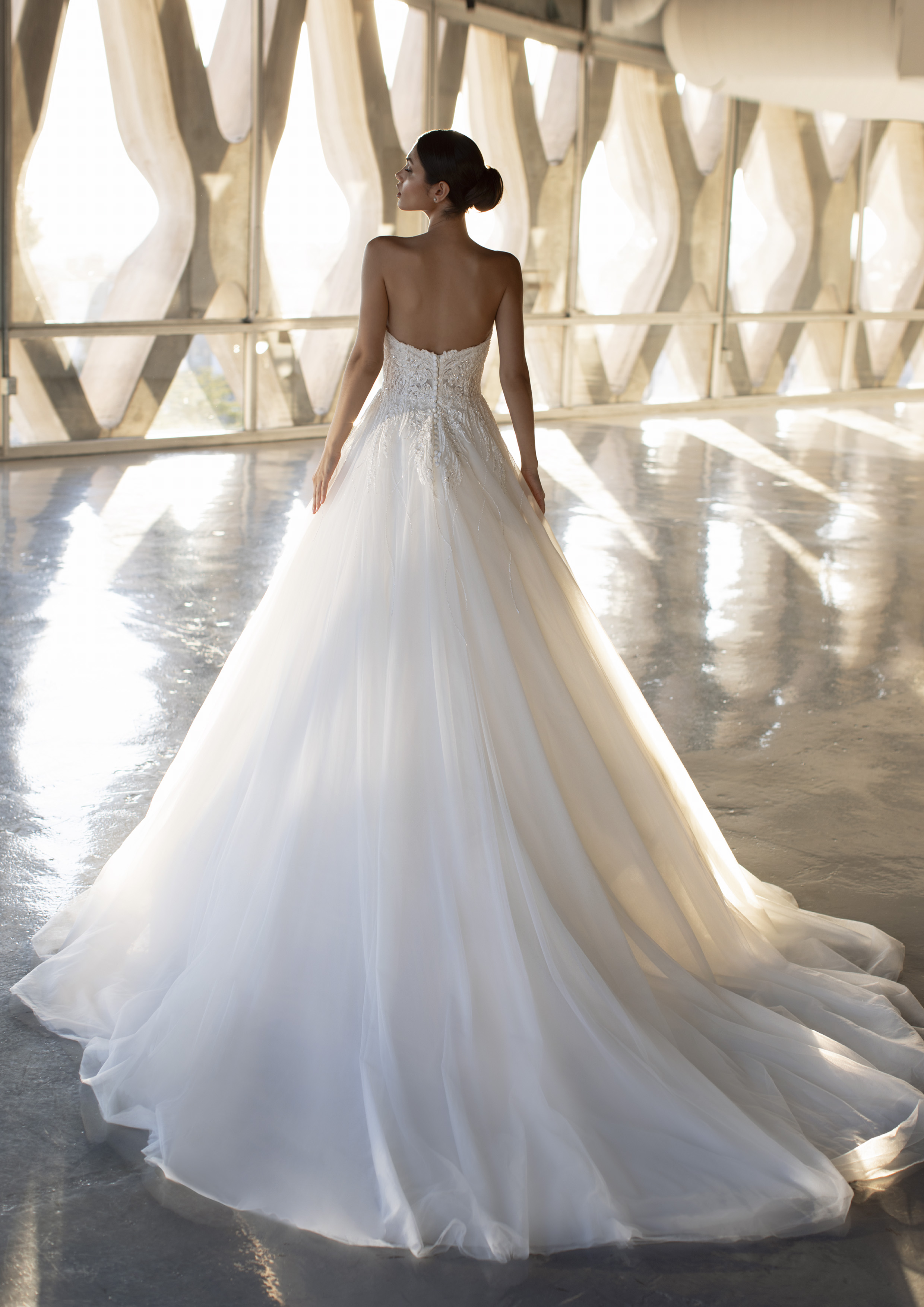 Vestido de noiva modelo Parrish da coleção Pronovias 2021 Cruise Collection