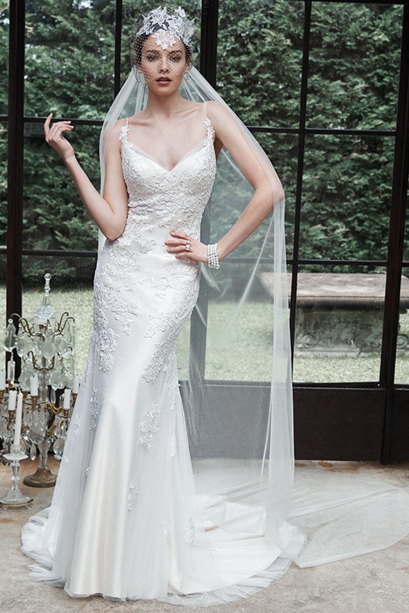 <a href="http://www.maggiesottero.com/dress.aspx?style=5MN672" target="_blank">Maggie Sottero</a>