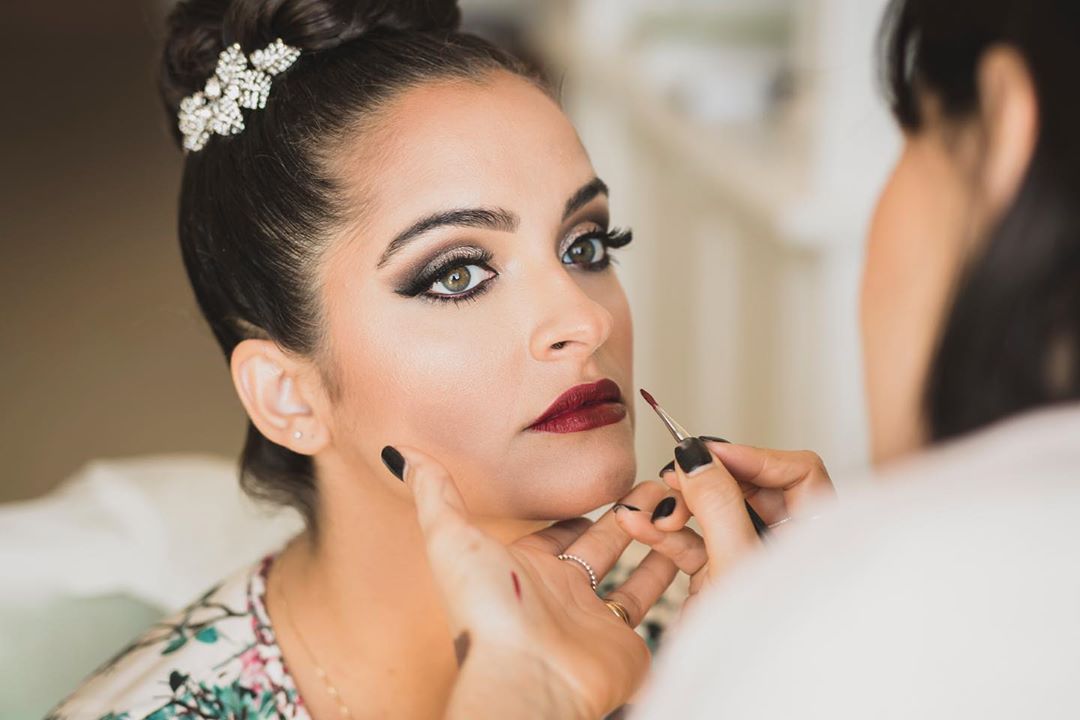 Penteados e maquilhagem de noiva para um casamento clássico