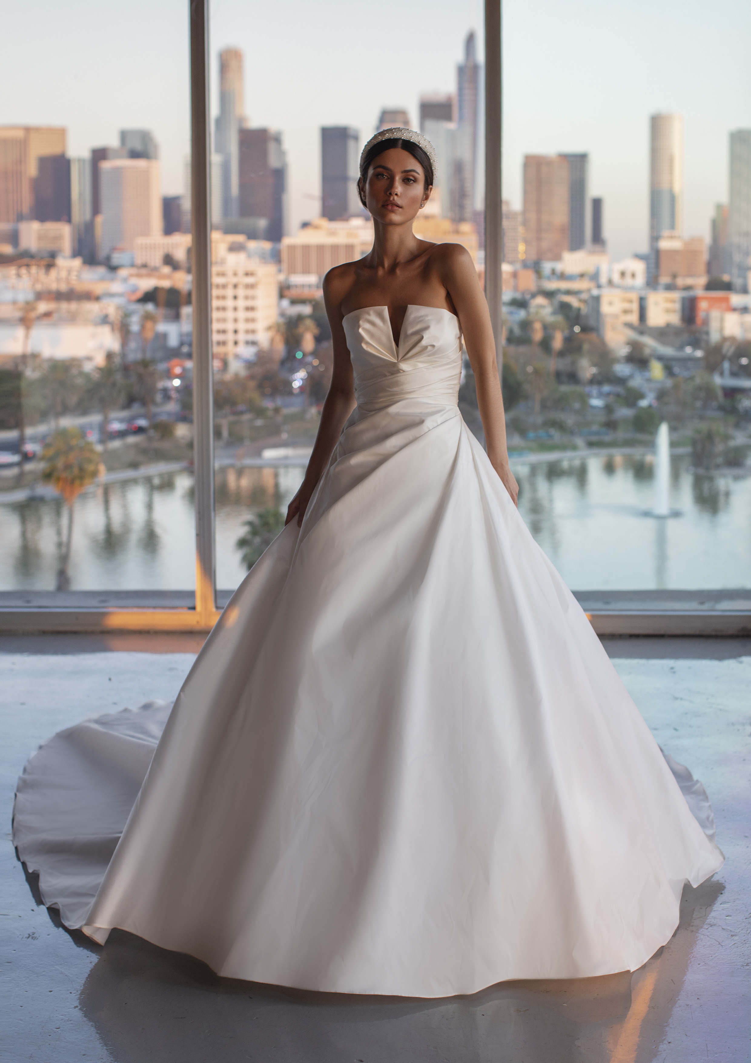 Vestido de noiva Princesa | Modelo Haver da Pronovias 2021 Cruise Collection