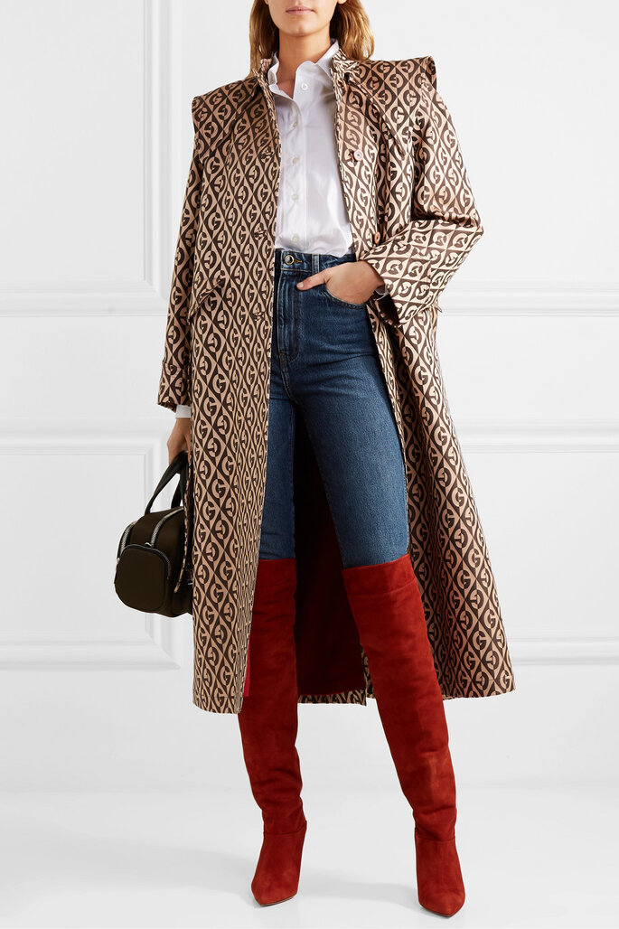 Trench gabardine estampada da Gucci via Net-a-Porter