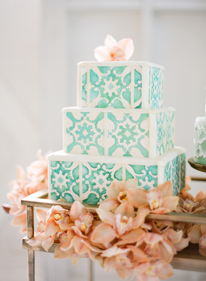 Inspiração para bolos de casamento originais que são verdadeiras obras de arte | Créditos: Jose Villa Photography