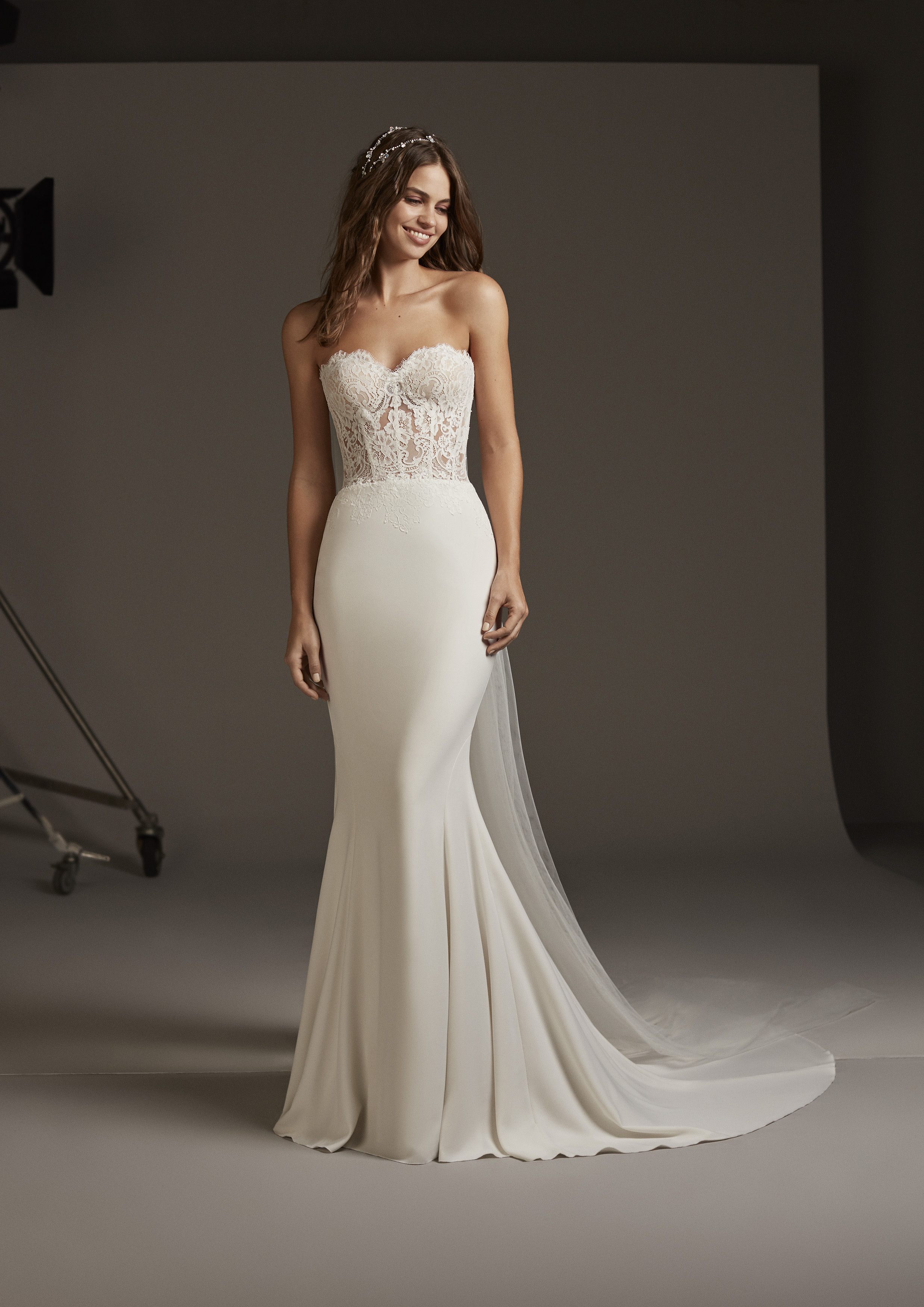 Vela, Cruise Collection Pronovias 2020